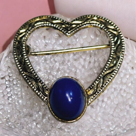 Etched Heart Brooch Blue Stone Beaded Loyalty Pin Gold Tone Unique Love Unisex - Picture 7 of 9